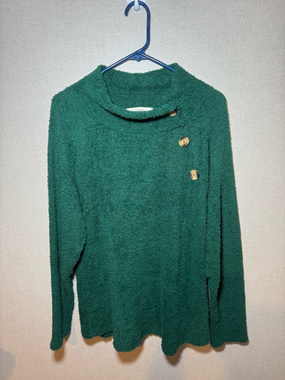 FAIR HAVEN Cozy Green Button-Accent Women's Sweater